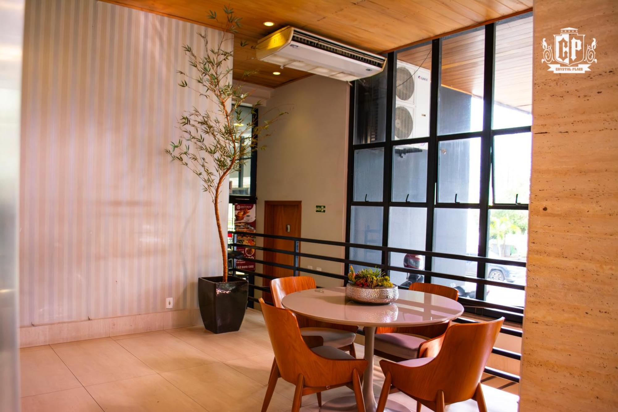 Crystal Place Apartment